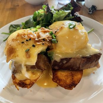 Egghead Cafe - Pork Belly Benedict - Coffee & Tea Near Me - Honolulu, Hawaii