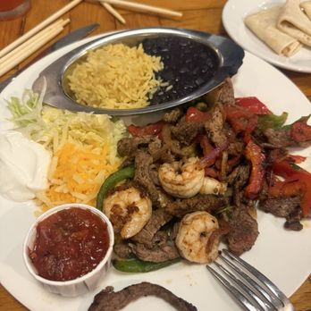 Chilli Peppers - shrimp and steak fajita - Mexican Near Me - Kill Devil Hills, North Carolina