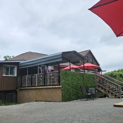 Kawartha Country Wines - Patio dining area