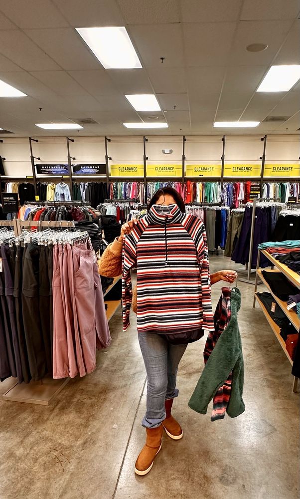 Eddie Bauer Outlet Logo