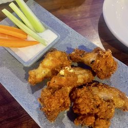 The General's Sports Bar - Chicken Wings