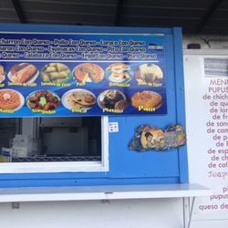 Arias Pupusas - the menu! El menú!