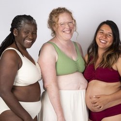 Decent Exposures - Bras and underpants, made specifically for your comfort