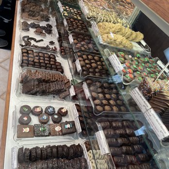 Kilwins - Candy Stores Near Me - Bluffton, South Carolina Kilwins - Candy Stores Near Me - Bluffton, South Carolina