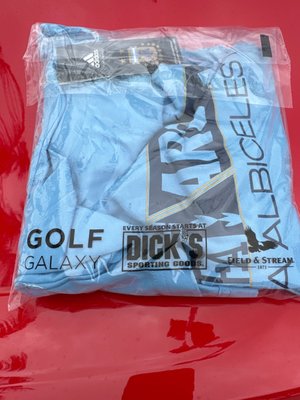 DICK'S Sporting Goods by null