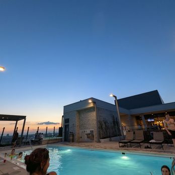 Niche 905 - Apartments Near Me - Chicago, Illinois