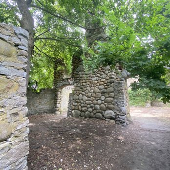 Bancroft's Castle - cobbled rocks - Landmarks & Historical Buildings Near Me - Groton, Massachusetts
