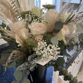 Albuquerque Florist - My wedding bouquet. It was huge and beautiful - Florists Near Me - Albuquerque, New Mexico Albuquerque Florist - My wedding bouquet. It was huge and beautiful - Florists Near Me - Albuquerque, New Mexico