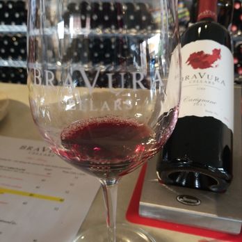 Bravuro Cellars - Wine Tasting Room Near Me - Newberg, Oregon