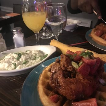 Beatstro - Chicken and waffles with grits - American Near Me - Bronx, New York Beatstro - Chicken and waffles with grits - American Near Me - Bronx, New York