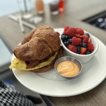 zinc@shade - Breakfast sandwich - New American Near Me - Manhattan Beach, California zinc@shade - Breakfast sandwich - New American Near Me - Manhattan Beach, California