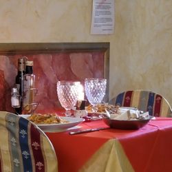 Antichi Sapori - Inside table by the entrance