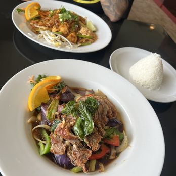 Bahn Thai Restaurant - Thai Near Me - Tallahassee, Florida Bahn Thai Restaurant - Thai Near Me - Tallahassee, Florida