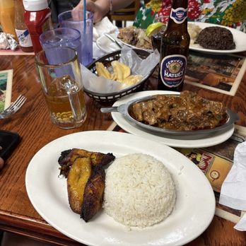 Puerto Sagua Restaurant - Oxtail stew - Cuban Near Me - Miami Beach, Florida