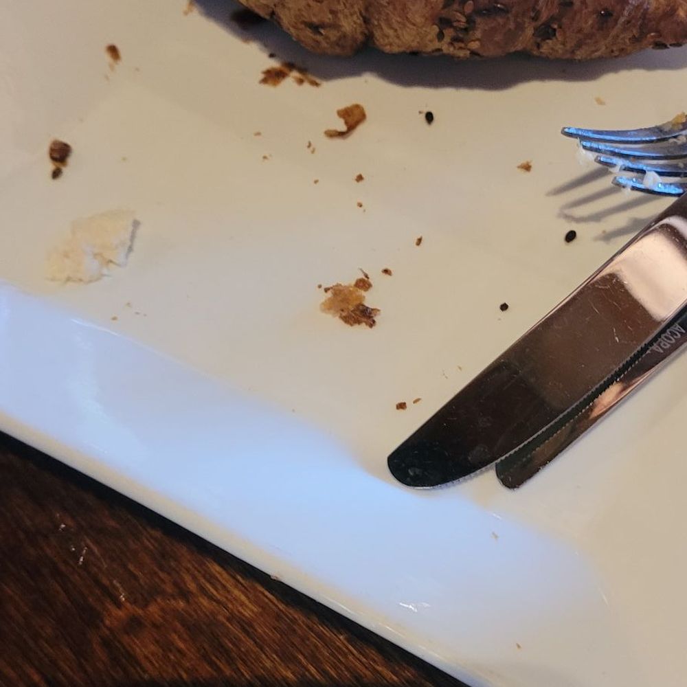 Burnt croissant but the chx salad was decent. Burnt croissant but the chx salad was decent.