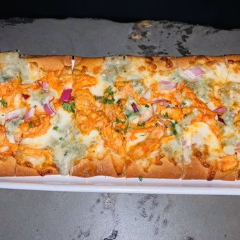 Mother's - Bufallo chicken pizza on garlic flatbread, Mothers Restaurant & Bar, Westchase, Tampa - American Near Me - Tampa, Florida Mother's - Bufallo chicken pizza on garlic flatbread, Mothers Restaurant & Bar, Westchase, Tampa - American Near Me - Tampa, Florida