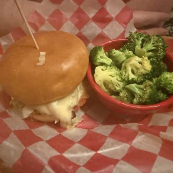 Drake's - Tates Creek Rd - Southern Fried Chicken sandwich with broccoli - American Near Me - Lexington, Kentucky Drake's - Tates Creek Rd - Southern Fried Chicken sandwich with broccoli - American Near Me - Lexington, Kentucky