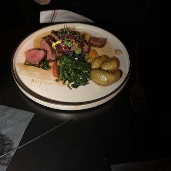 Edgewood Restaurant Plus Bar - French Near Me - Kingston, New York