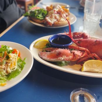 Boston Sail Loft - Frozen, overcooked lobster. Cheap though. I guess I'll give them that. - Bars Near Me - Boston, Massachusetts