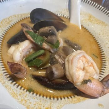 Star Leaf - Spicy Tom Yum Soup - Asian Fusion Near Me - Pasadena, California
