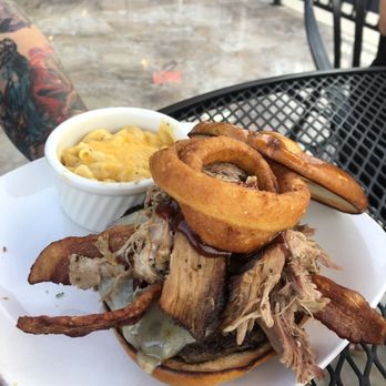 HogsHead Cafe - The hog burger with a side of Mac and cheese - Barbeque Near Me - Richmond, Virginia