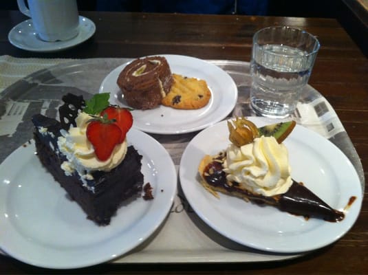 Taxinge Castle Café (Taxinge-Näsby Castle) by null