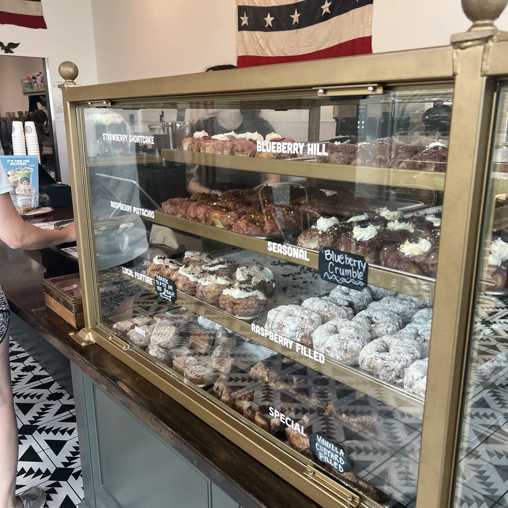 Parlor Doughnuts - Donut selection - Donuts Near Me - Venice, Florida Parlor Doughnuts - Donut selection - Donuts Near Me - Venice, Florida