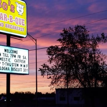 Bo's Breakfast and Bar-B-Q - Catfish Fridays and Saturdays! ! Domestic and delicious! - Barbeque Near Me - Sikeston, Missouri