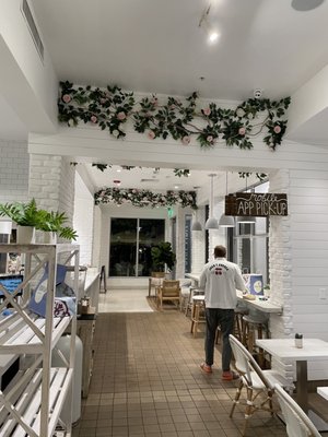 Pura Vida Miami by null