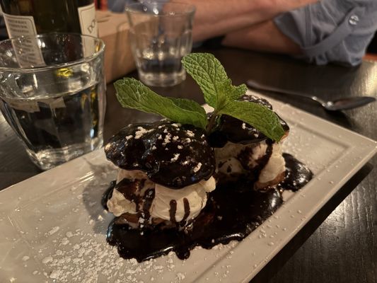 Voila! Bistrot by null
