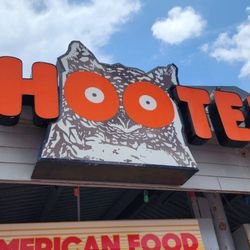 Hooters