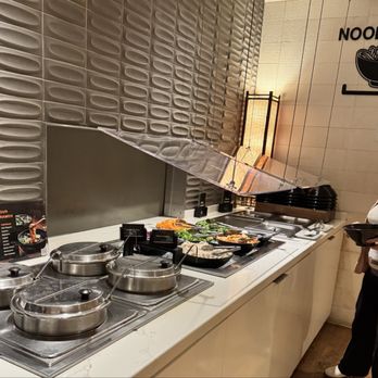 Star Alliance Lounge - Airport Lounges Near Me - Los Angeles, California