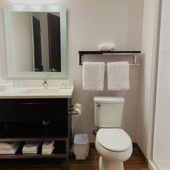 TownePlace Suites by Marriott Cincinnati Downtown - Bathroom - Hotels Near Me - Cincinnati, Ohio TownePlace Suites by Marriott Cincinnati Downtown - Bathroom - Hotels Near Me - Cincinnati, Ohio
