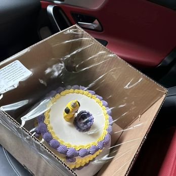 Fluffy Thoughts Cakes - Bakeries Near Me - McLean, Virginia