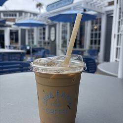 Java Earth Coffee La Jolla - Iced honey vanilla latte