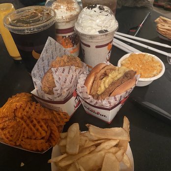Big Chicken - Chicken Shop Near Me - Las Vegas, Nevada