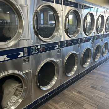Sunland Laundry - Dryer selection - Laundromat Near Me - Sun Valley, California
