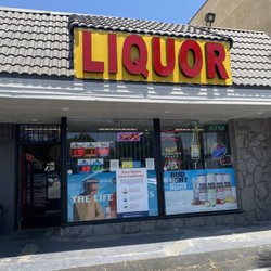 Chatsworth Liquor - Outside view