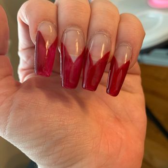 Magic Nails - Streaks and uneven filing as well as bubbles on the ends - Nail Salons Near Me - Erie, Colorado