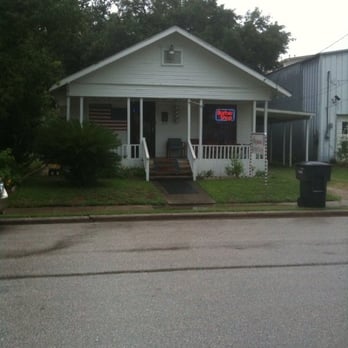 Raymond's Barber Shop - Barbers Near Me - Houston, Texas Raymond's Barber Shop - Barbers Near Me - Houston, Texas