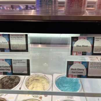 Daily Scoop In Memorial Union - Flavors - Ice Cream & Frozen Yogurt Near Me - Madison, Wisconsin Daily Scoop In Memorial Union - Flavors - Ice Cream & Frozen Yogurt Near Me - Madison, Wisconsin