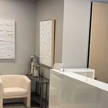 Skarin Law Group - The reception desk at the offices of Skarin Law Group. - Divorce & Family Law Near Me - El Segundo, California Skarin Law Group - The reception desk at the offices of Skarin Law Group. - Divorce & Family Law Near Me - El Segundo, California
