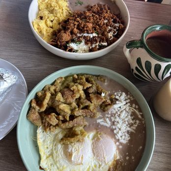 Casa Mia - Chicharrón & Eggs, Chilaquiles Mole Sauce - Breakfast & Brunch Near Me - Mountain View, California
