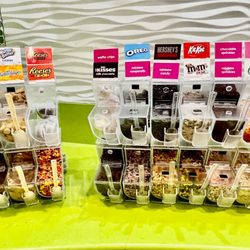 Menchie's Frozen Yogurt - Inside