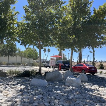 In-N-Out Burger - Sitting in drive Thru line - Fast Food Near Me - Hesperia, California In-N-Out Burger - Sitting in drive Thru line - Fast Food Near Me - Hesperia, California