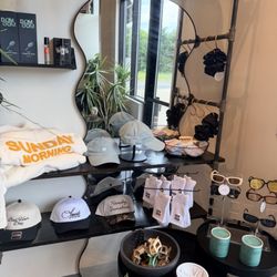 Salon Jade