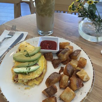 Calidum Cafe - Burbank omelette - Cafes Near Me - Burbank, California