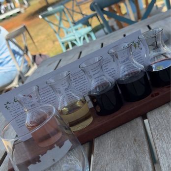 Merrie Mill Farm & Vineyard - Wine flight - Wine Tasting Room Near Me - Keswick, Virginia