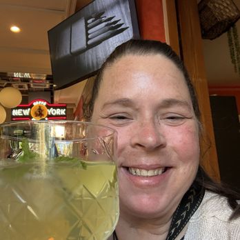 BAR NEW York - Stranger with a limoncello spritz! Such generous pours - Bars Near Me - Montecatini Terme, PT