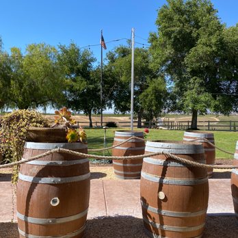 Bel Vino Winery - Outdoor area! - Wine Tasting Room Near Me - Temecula, California Bel Vino Winery - Outdoor area! - Wine Tasting Room Near Me - Temecula, California